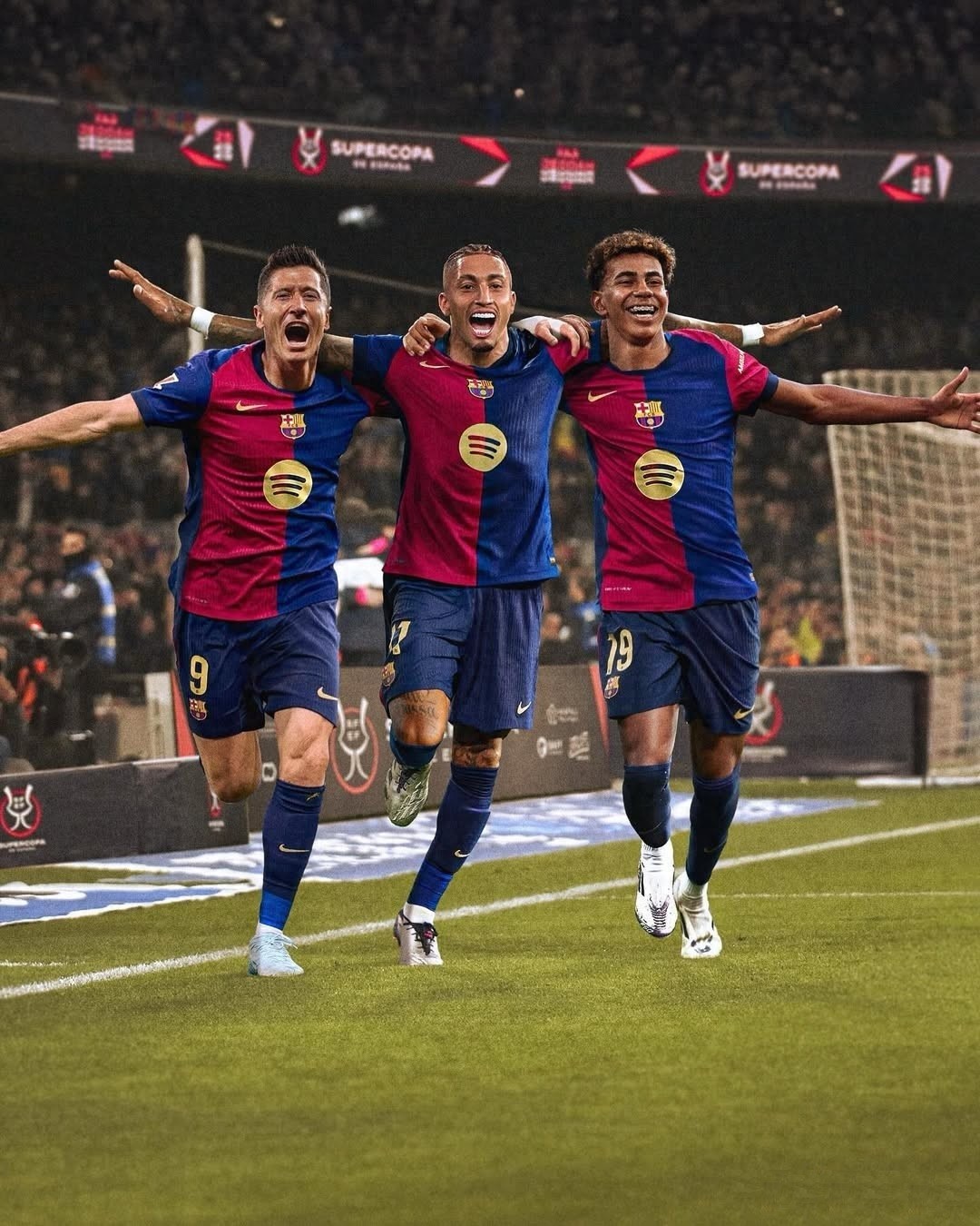 亚博-莱万多夫斯基重要时刻表现优异，TES带队取胜！热度持续攀升(莱万多夫斯基9分钟5球中文解说)