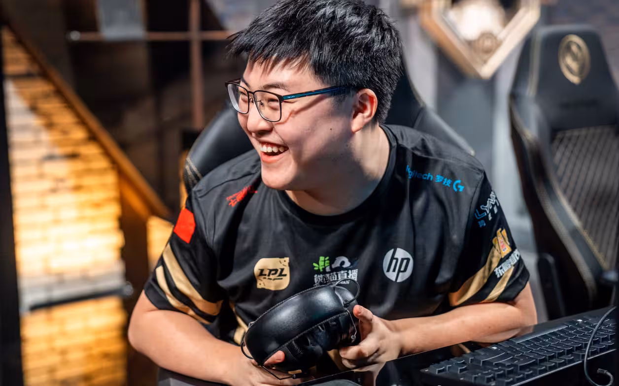 YABO-关于Uzi重返赛场，大比分获胜首场状态出色，C9观众沸腾！比赛高潮迭起的信息