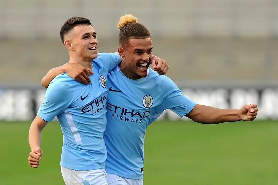 亚博体育-字母哥连续十二场比赛得分超过出色发挥，雄鹿不断突破！赢得满堂喝彩(字母哥得分记录)