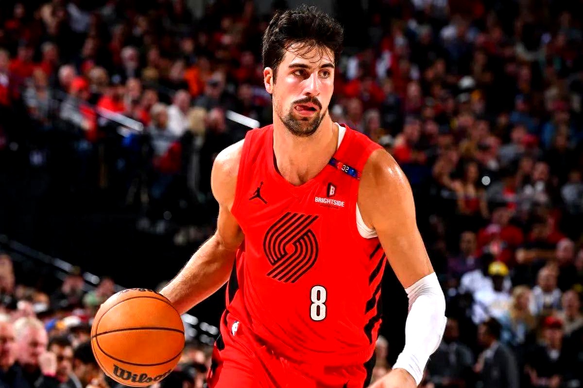 亚博-休斯敦火箭训练开放日，官宣日止住颓势引观众欢呼，欧洲杯在即，控场能力成焦点(火箭队即将完成惊天交易)