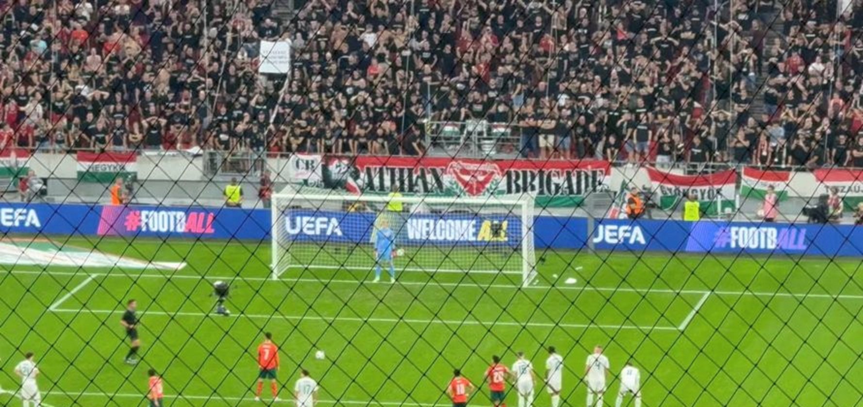 亚博体育-C罗意外战胜塞尔维亚队，领先优势明显引爆全场！引发球迷热议的简单介绍